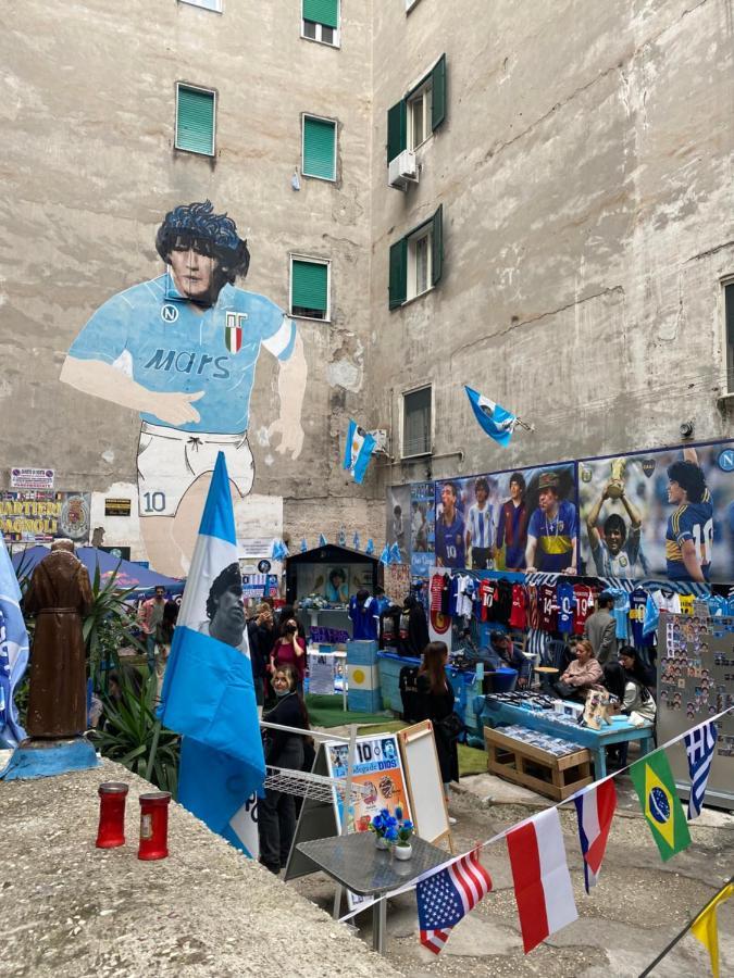 Geman Flat - 1 Min Maradona Mural Naples Luaran gambar