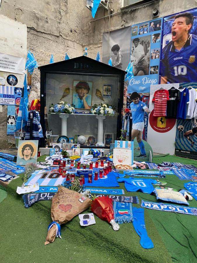 Geman Flat - 1 Min Maradona Mural Naples Luaran gambar